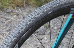 注目グラベルタイヤ