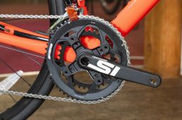 ミドルグレード・ディスクブレーキロードバイク