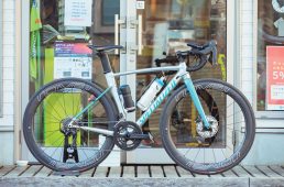 ミドルグレード・ディスクブレーキロードバイク