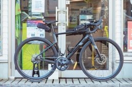 ミドルグレード・ディスクブレーキロードバイク