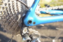 KCNCスルーアクスル