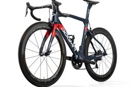 ピナレロ・ドグマ F12