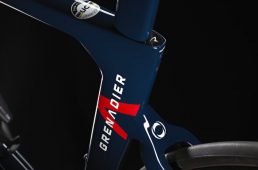 ピナレロ・ドグマ F12