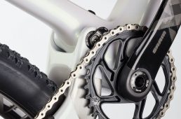 キャニオン・ラックス