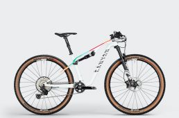 キャニオン・ラックス