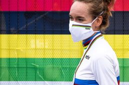 サンティー二・UCI公式マスク