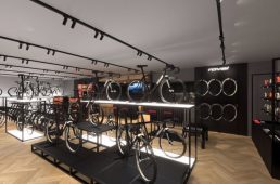 ZING ZING FUKUOKA WEST