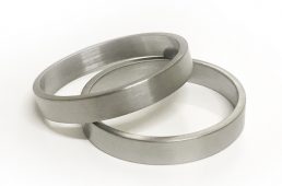 ミューラー・チタンパーツ