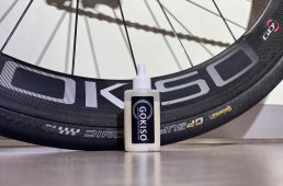 固体潤滑チェーンオイル