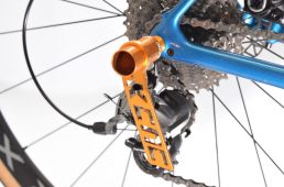 KCNC・ディレーラーガード