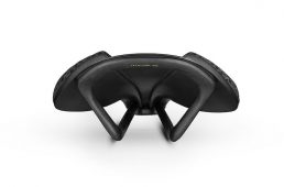 フィジーク・アンタレス ヴァーサス エボ 00