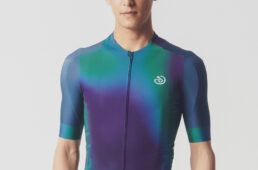 レリック・アウロラエアロジャージ