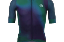 レリック・アウロラエアロジャージ