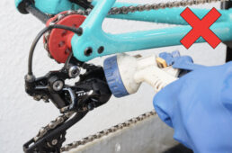 プーリーの回転部分に集中して水をかけてはいけない