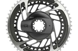 スラム・レッドeタップAXS パワーメーター内蔵チェーンリング