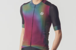 レリック・アウロラエアロジャージ