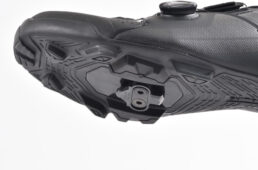 シマノ・XC3のソール部分とクリート