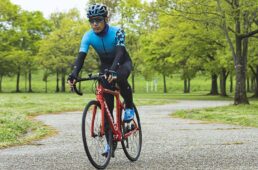 浅野真則：仕事でもプライベートでも自転車漬けの自転車ライター。ロードレースやヒルクライムなど幅広くレースを楽しみ、最近はTTに精力的に取り組んでいる。JBCFエリートツアーにも参戦中。海外のグランフォンドへの参加経験もある。ロングライドやポタリングも好き。