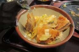 トンカツ茶漬けの「すずや新宿本店」