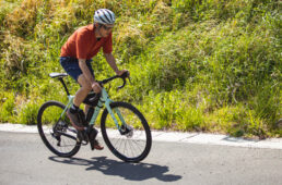 グリズルで舗装路を走る