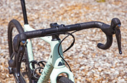 グリズルのハンドルまわり