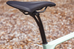 キャニオン独自のS15 VCLS2.0シートポスト