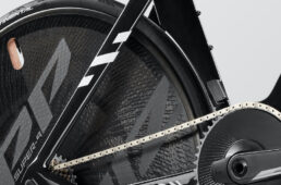 キャニオン・新型スピードマックスCFR TT Disc