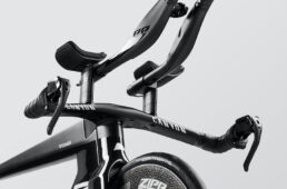 キャニオン・新型スピードマックスCFR TT Disc