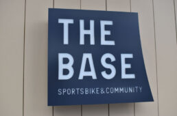 ザ・ベースのロゴ