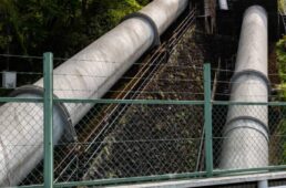 旧甲州道中の水力発電所