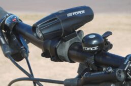 フォースのフロントライトとベル