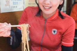 日の出屋の店内