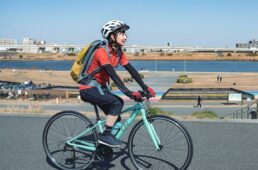 バイクワン20を背負って走行