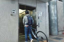 駅のエレベーター