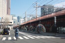 新橋駅から有楽町駅まで続く赤レンガ高架