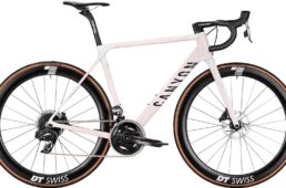 キャニオン・アルティメット CF SLX 8 DISC TDF