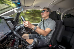 デリカD:5を運転する四駆部長