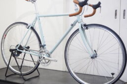 サイクルショップカンザキ　アラヤの限定ロードバイク