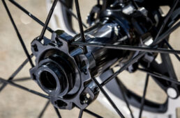 WH-R9270のフロントハブ