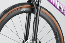 フロントサスペンションフォークRockshox Rudy Ultimate XPLRを搭載