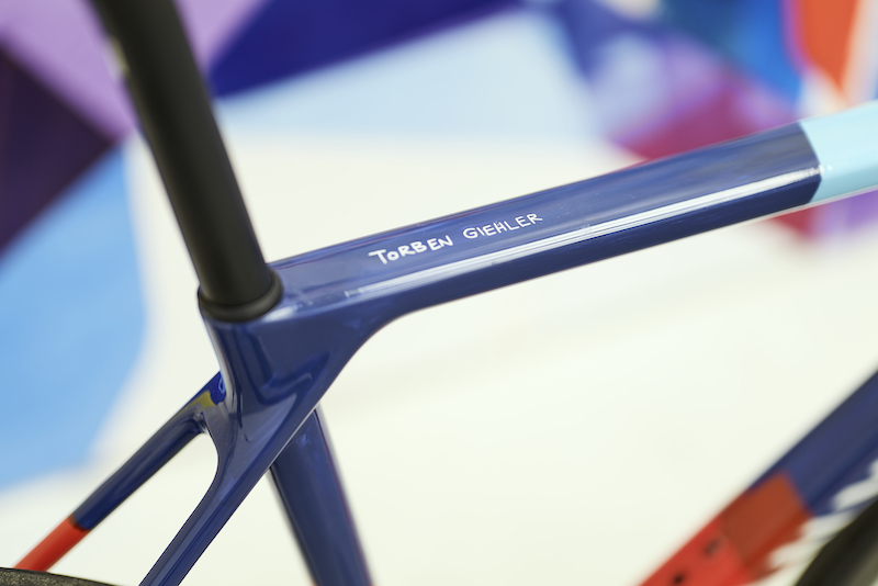 キャニオン　アルティメット CF SLX 8 Disc LTD トーベン・ギーラー・エディション