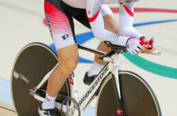 石井、4000m個人追抜