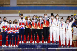 東京五輪トラック競技チームパシュート女子表彰式