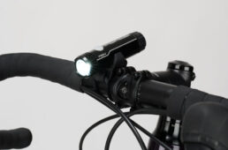 フォース・ペンを装着して点灯させた様子