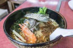 元町港周辺の食事