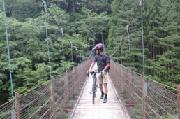 多摩川の吊り橋