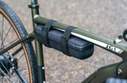 JG1のフレームバッグ