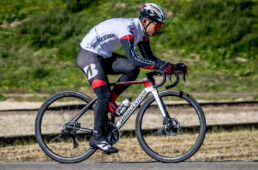 「C36」で平地巡航する今村選手