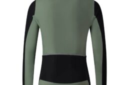 エボルブウインドジャージ