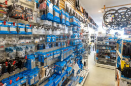 カトーサイクルでは豊富にシマノパーツを取りそろえる